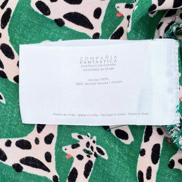 Green Giraffe Print Lapel Collar Shirt, Compania Fantastica, Size Medium - Picture 6 of 9